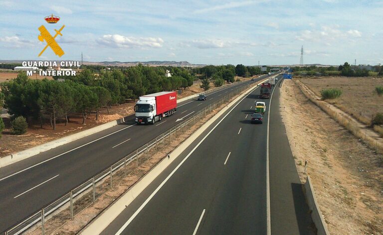 Es detenida una mujer de 61 años por conducir por la A-31 en sentido contrario durante casi 50 kilómetros