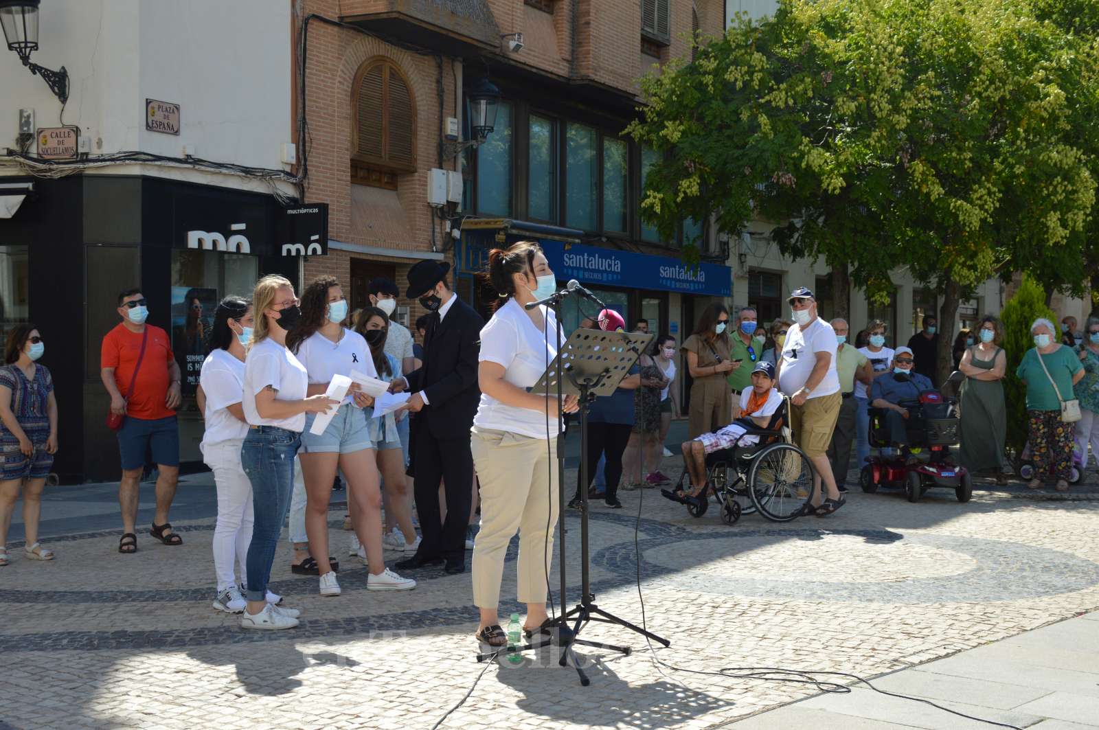 Cientos de personas piden en Tomelloso justicia para Emous, Gonzalo y Marta