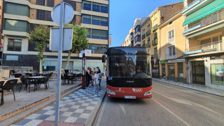 Más de 1.000 personas utilizan las lanzaderas al Casco Histórico de Cuenca el primer fin de semana de servicio