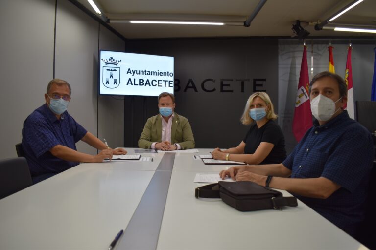 El Orfeón de la Mancha vuelve a sacar la música coral a las calles de Albacete