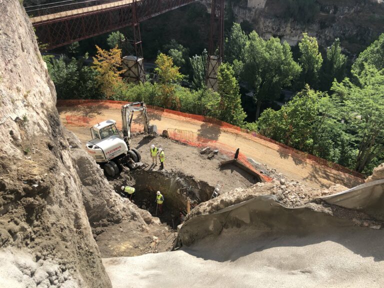 La reconstrucción del muro de la calle Canónigos de Cuenca comenzará en unos diez días