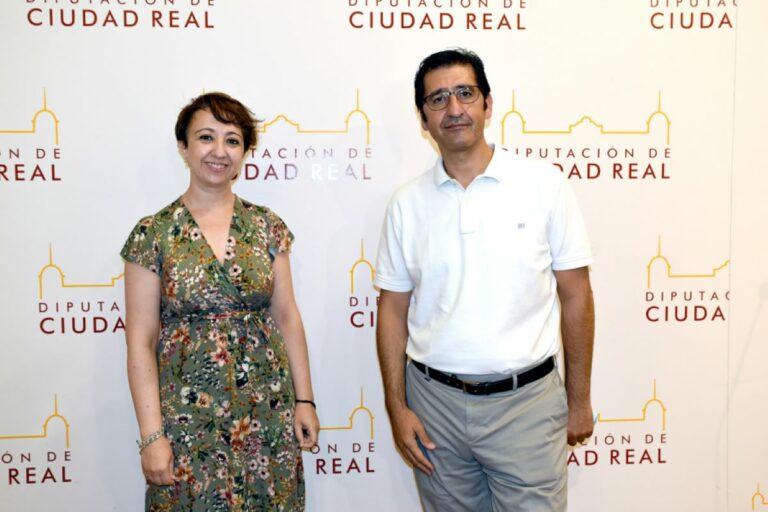 La Diputación de Ciudad Real financia el cambio de césped del Socuéllamos con una inversión de 180.000 euros