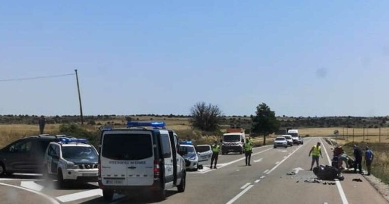 Herido grave un motorista tras chocar contra un vehículo de la Guardia Civil en Castilla-La Mancha
