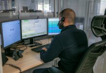 El incendio de un camión en Pozohondo se salda con el conductor herido por inhalación de humo