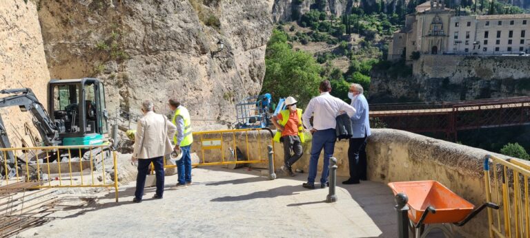 Los trabajos de reconstrucción del muro de Canónigos de Cuenca ya son visibles