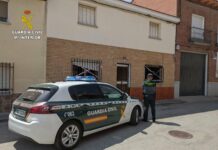 Rescatado un hombre de un incendio originado en su vivienda en Carmena