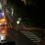 Calles anegadas, polideportivos con goteras y bomberos en acción tras las fuertes lluvias de este martes en Cuenca