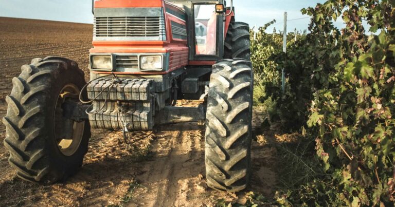 Fallece el conductor de un tractor en Carrascosa del Campo tras salirse de la vía