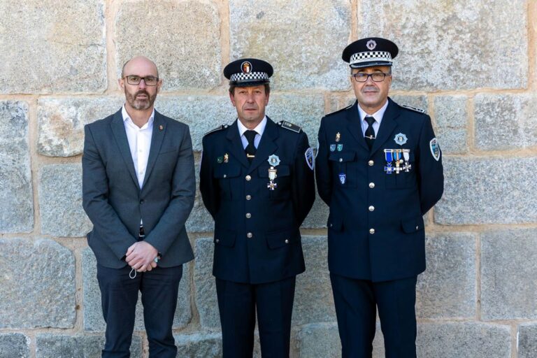 Vicente Abellán Serrano, policía local de Argamasilla de Alba, reconocido por la Junta
