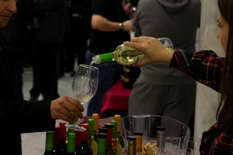 Desde C-LM hasta Canadá y Japón: el vino de la región, líder en exportación