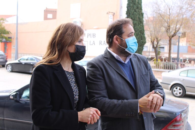 Núñez pide a Page que reparta un test gratuito a cada castellanomanchego Núñez pide a Page que reparta un test gratuito a cada castellanomanchego