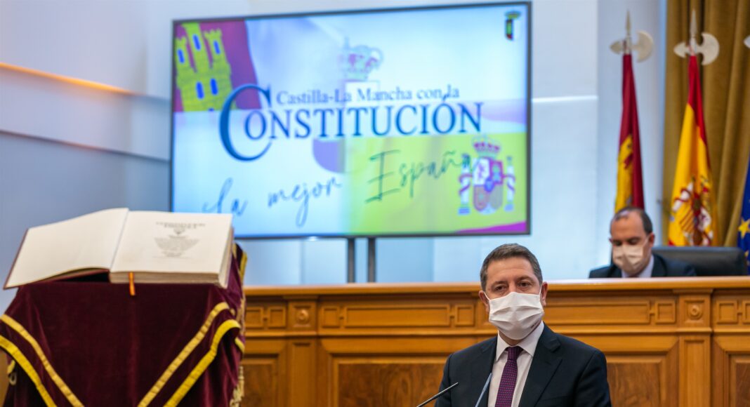 Emiliano García Page Día de la Constitución