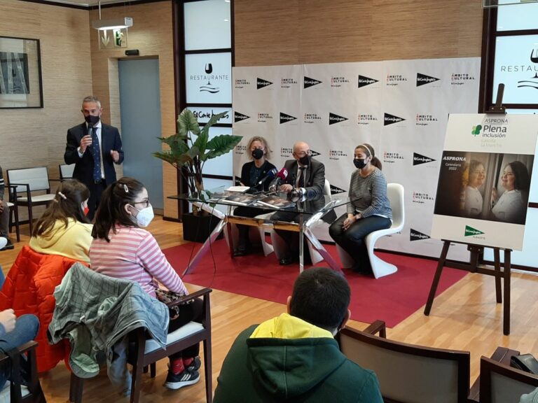 Imágenes inspiradas en el confinamiento para el calendario solidario de Asprona