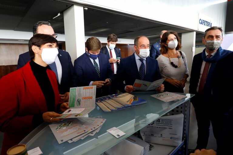 Sáez reclama una normativa que regule las “responsabilidades” de los municipios en áreas industriales