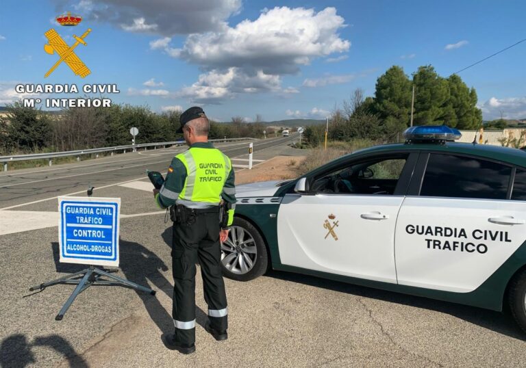 Detenido en Motilla del Palancar por llevar el aparato tacógrafo manipulado en su camión