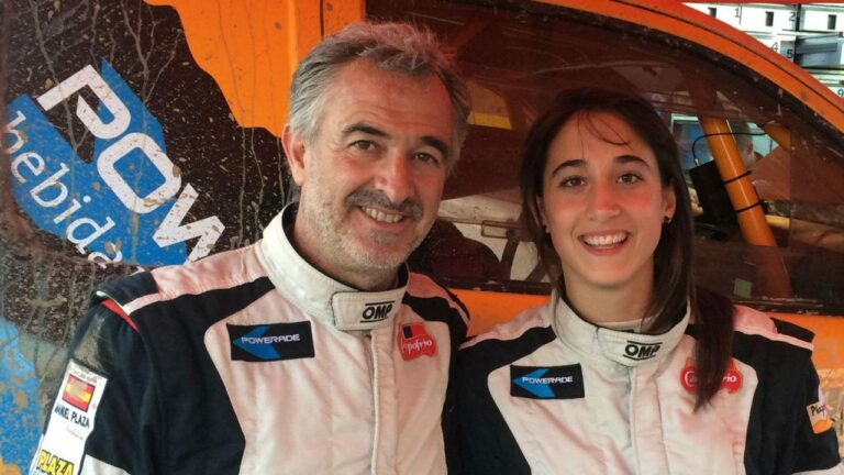 Los pilotos conquenses Manolo y Mónica Plaza comienzan el Dakar 2022
