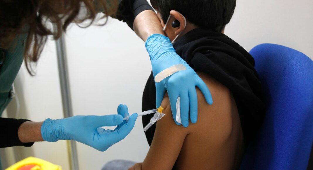 vacuna infantil, vacuna a niños, niños vacunados