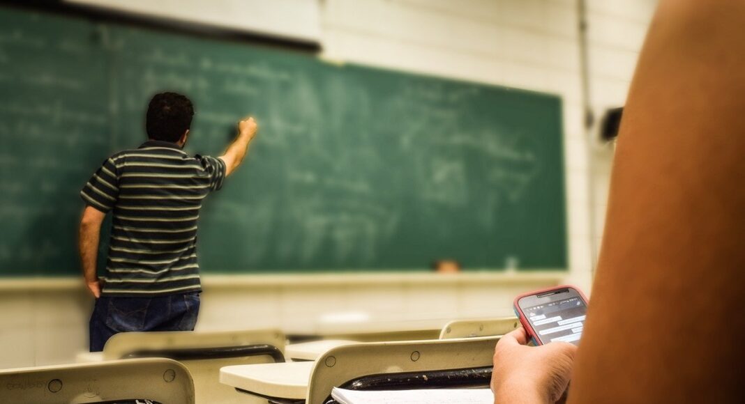 aulas, docentes, profesores, alumnos
