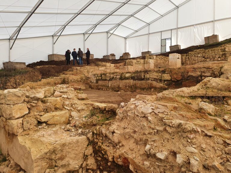 Las termas de Valeria ya se encuentran cubiertas para proteger sus mosaicos y elementos históricos