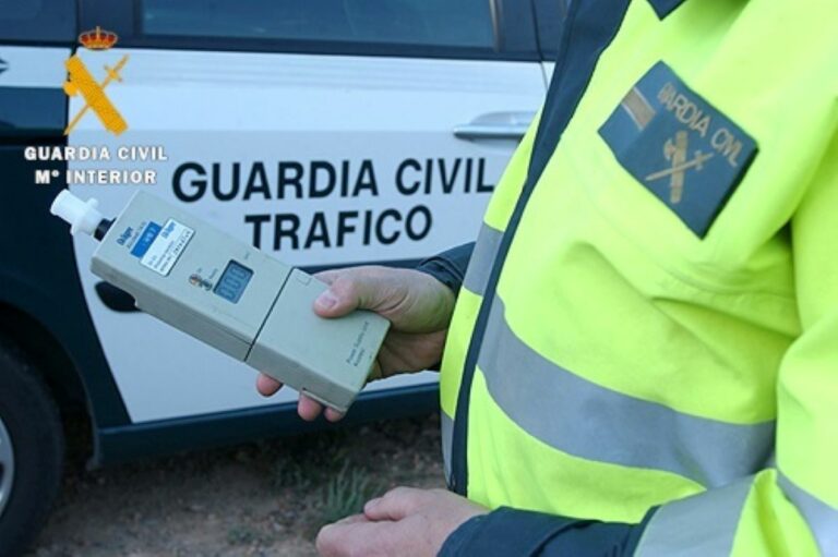 Detenido por conducir en sentido contrario triplicando la tasa de alcohol permitida y por darse a la fuga
