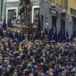 Turbos y nazarenos reviven tres años después un histórico Camino del Calvario en Cuenca