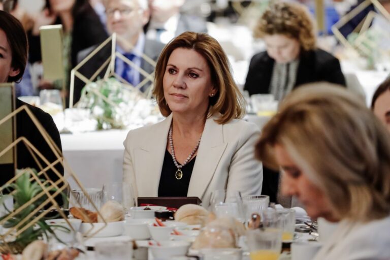 Cruce de opiniones en C-LM por la comparecencia de Cospedal: PP pide respeto a la justicia y PSOE habla de «triste balance»