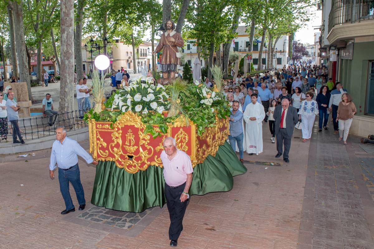 Migas, dulces de espiga, campeonato de petanca y la procesión de tractores para celebrar San Isidro en Argamasilla