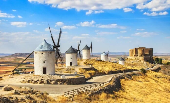Molinos de viento y castillo de Consuegra