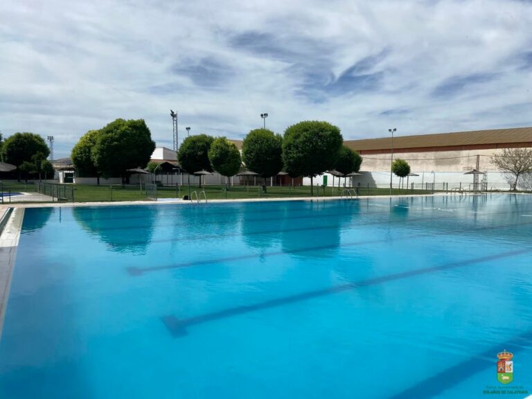 La Bibliopiscina llega a Bolaños de Calatrava para fomentar la lectura y el ocio en verano