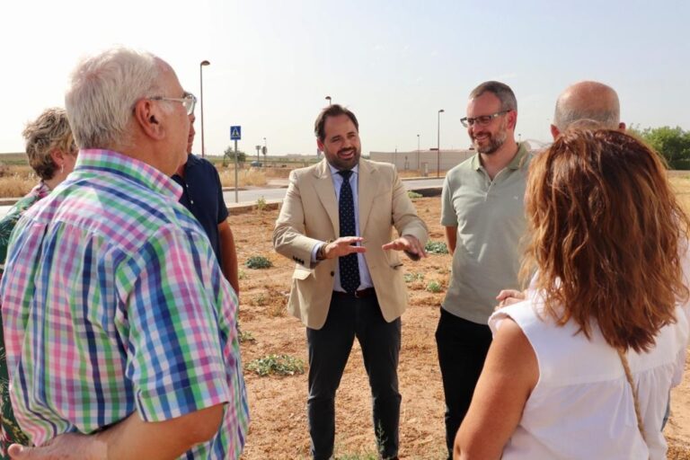 Núñez cree preciso «dar un giro» ante «abandono» de la sanidad regional