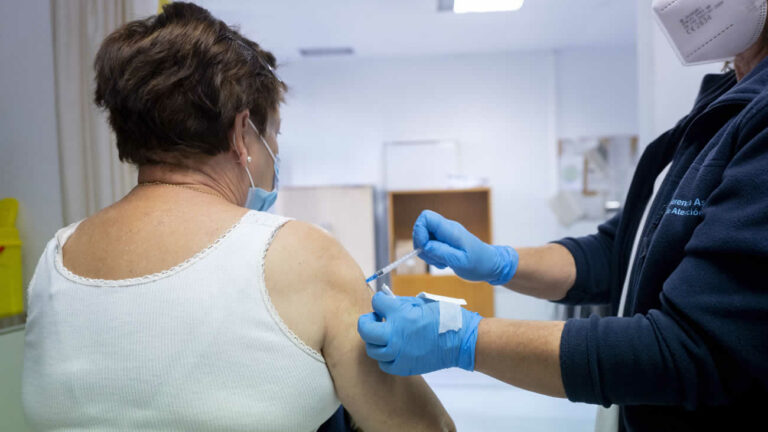 C-LM habilitará 16 puntos de vacunación contra la gripe sin cita previa