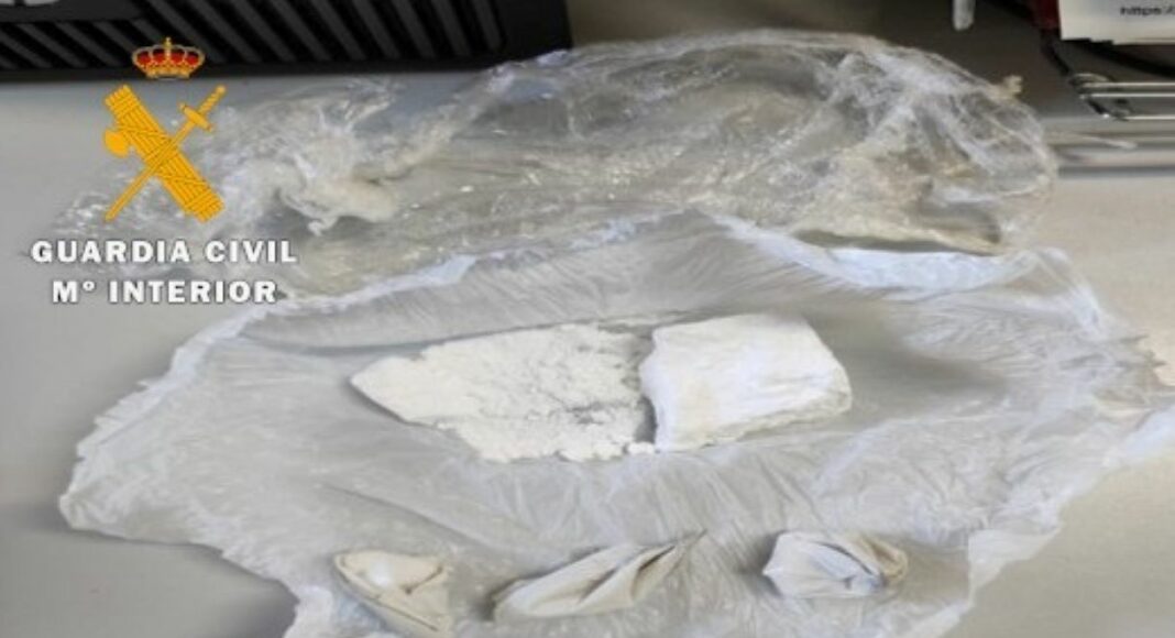 Cocaina en Elche de la Sierra 250822