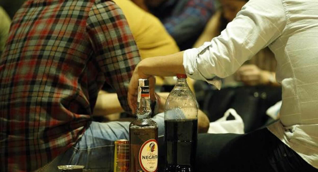 jovenes de botellon