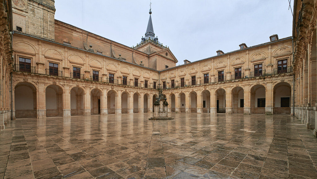 Plaza interior del Monasterio de Uclés