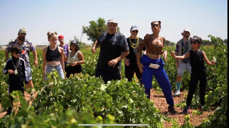 «Dóblate», la nueva canción de Agustín Durán que parodia la vendimia a ritmo del ‘hit’ del verano