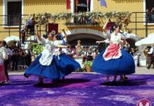 Música, baile y color en honor a la Virgen los Llanos en la Ofrenda de Flores de la Feria de Albacete
