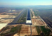 Cuatro pasajeros en un avión desde Hungría: el aeropuerto de Ciudad Real retoma su actividad con vuelos privados