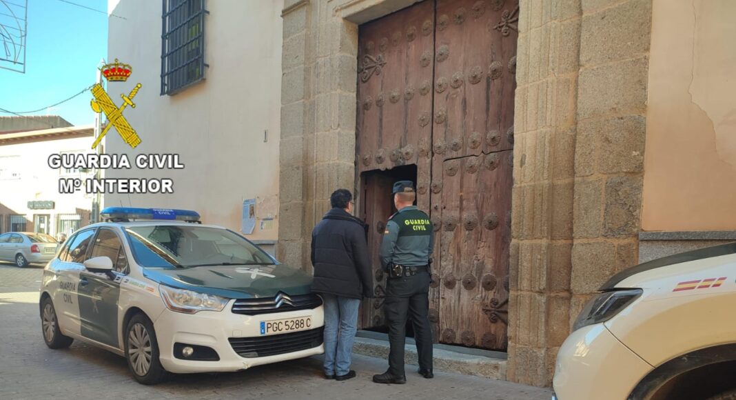 Detienen a una pareja en Escalona como presunta autora de un robo con fuerza en una iglesia Detienen a una pareja en Escalona como presunta autora de un robo con fuerza en una iglesia