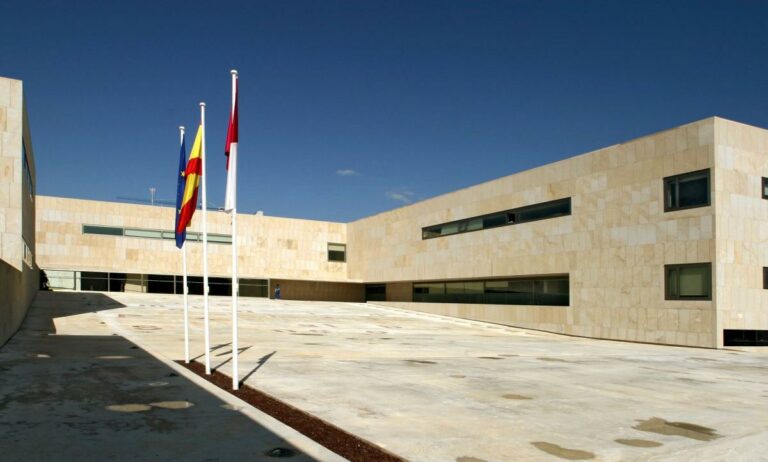 Servicios mínimos en centros de enseñanza no universitaria de C-LM por la huelga del día 15 por Gaza