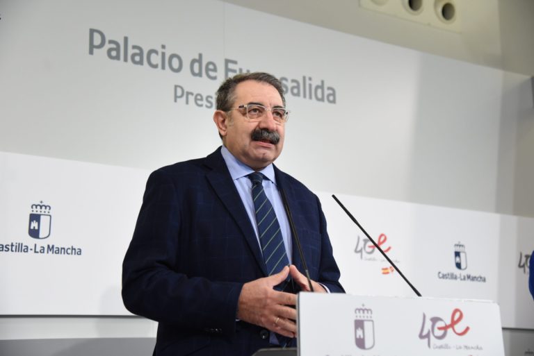 Castilla-La Mancha opta por directivos sanitarios sin tener en cuenta su categoría profesional