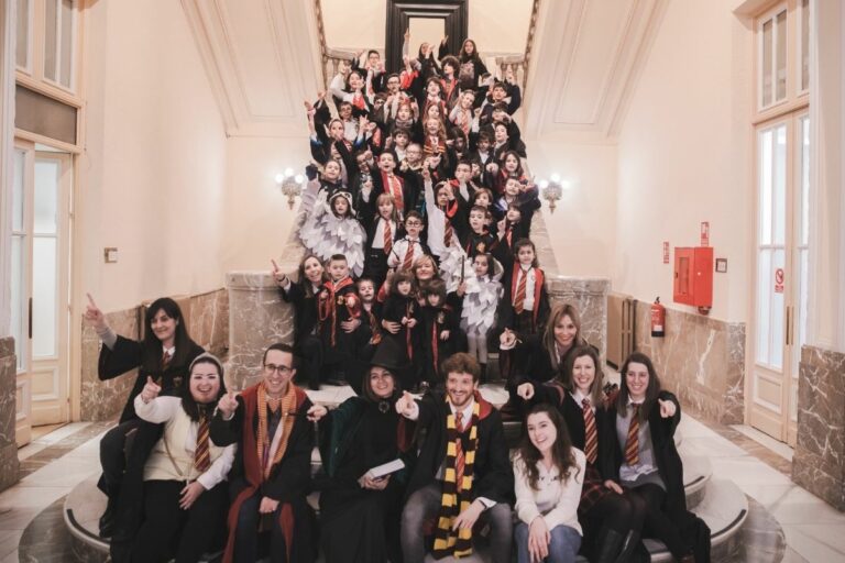 Alumnos de La Solana «convierten» el Ministerio de Educación en la escuela de Hogwarts de Harry Potter