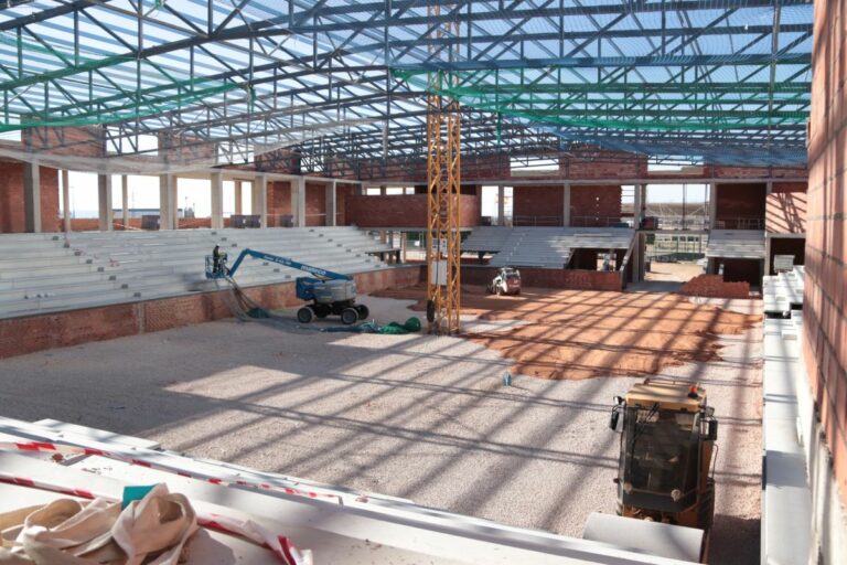Julián Nieva afirma que las obras del nuevo pabellón polideportivo de Manzanares están al 35-40 %
