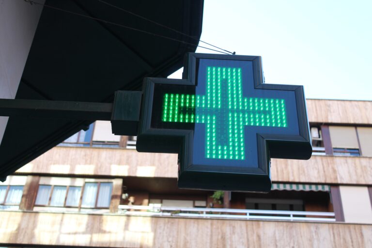 Los farmacéuticos de C-LM reclaman que la nueva ley garantice el equilibrio territorial