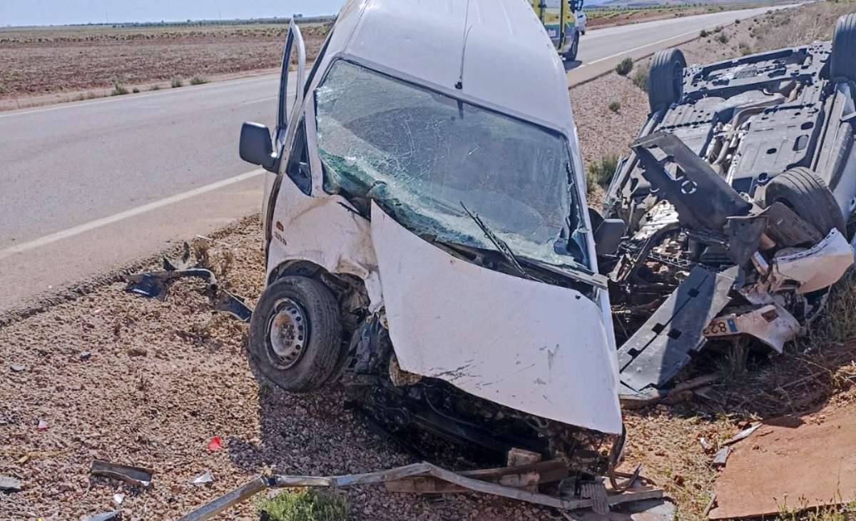 Dos heridos en un accidente de tráfico con un turismo y una furgoneta implicados en Campo de Criptana