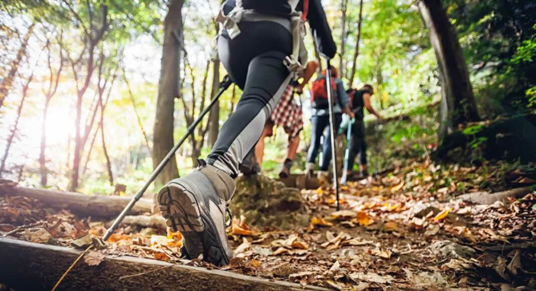 practicar marcha nordica