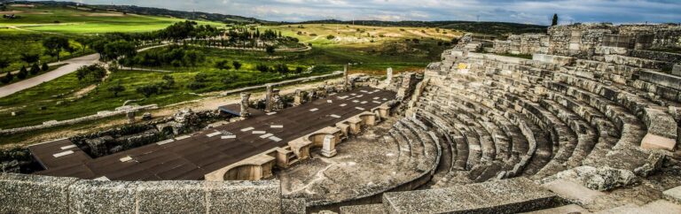 Segóbriga resiste el paso del tiempo 23 siglos después como uno de los yacimientos romanos más completos de la península