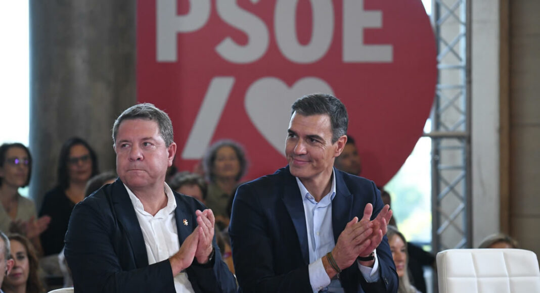 Emiliano García-Page y Pedro Sánchez