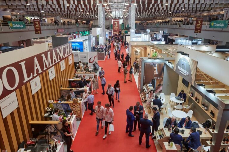 La nueva edición de Fenavin contará con 1.922 bodegas españolas y compradores de un centenar de países