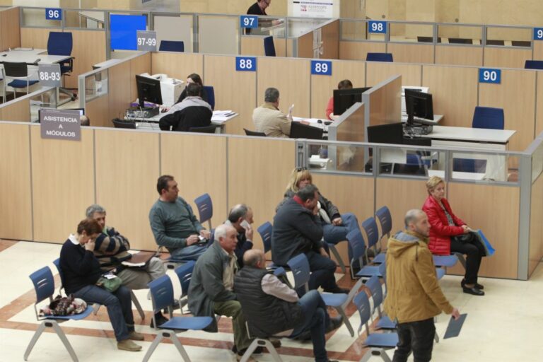 Las deducciones en el IRPF beneficiarán a 215.000 contribuyentes de C-LM