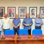 El Salón de Plenos del Ayuntamiento de Argamasilla de Alba acoge una galería de fotos de los alcaldes